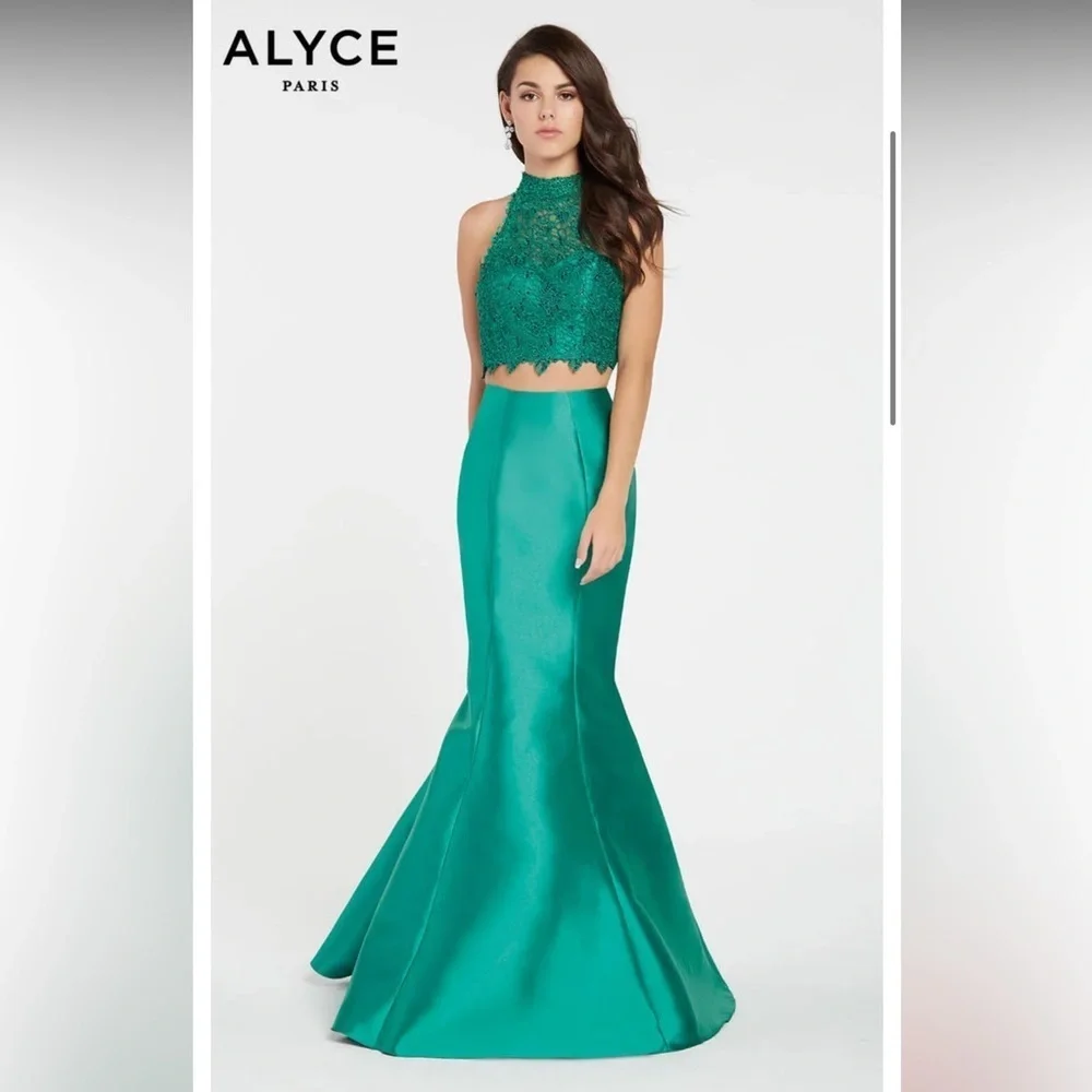 mermaid dress design Elegant V Neck Long Lace Evening Dresses 𝒉𝒂𝒔 𝒑𝒐𝒔𝒕𝒆𝒅 🦇🎃 ━━━━━━━━━━ fiona41425 尺寸:24W size long evening gowns